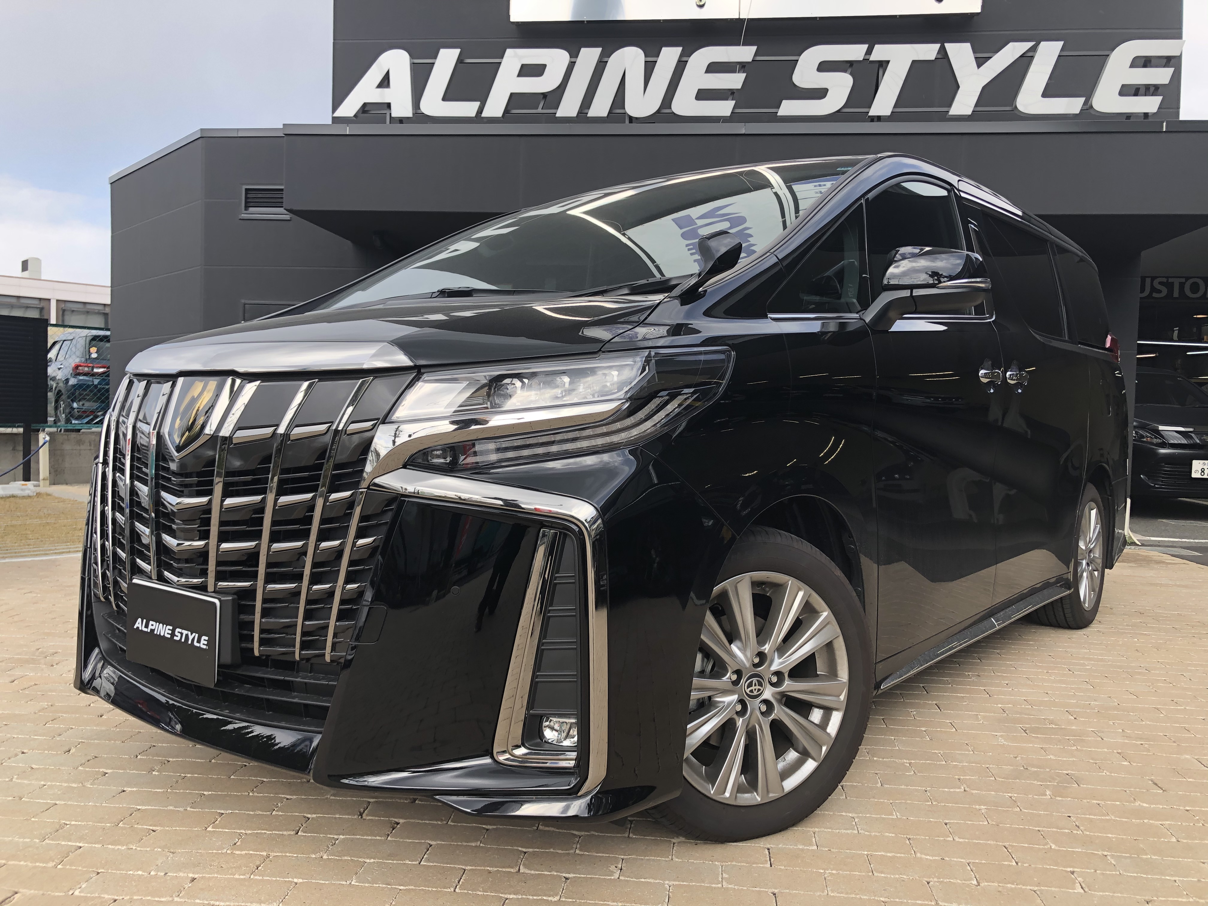 TOYOTA ALPHARD