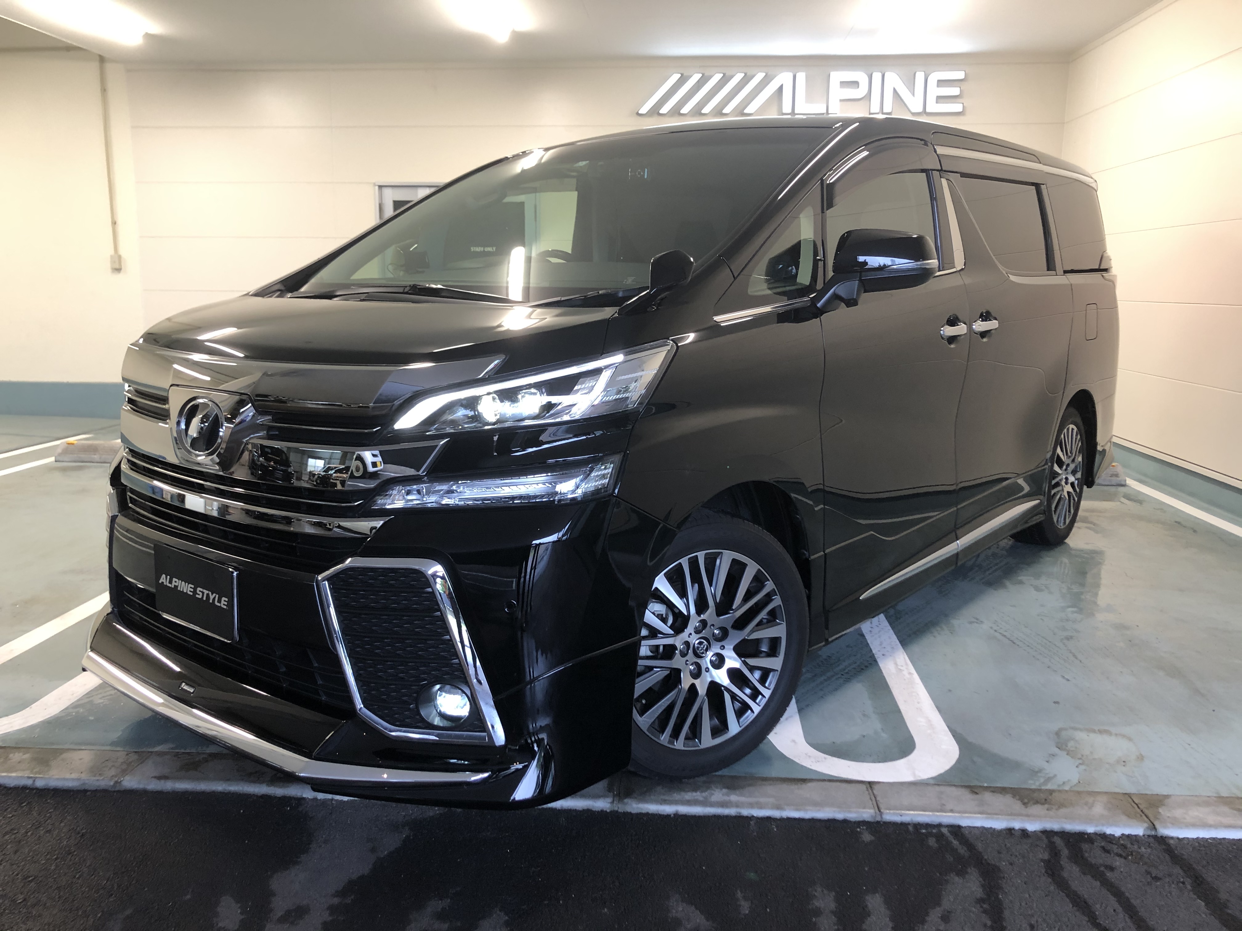 TOYOTA VELLFIRE