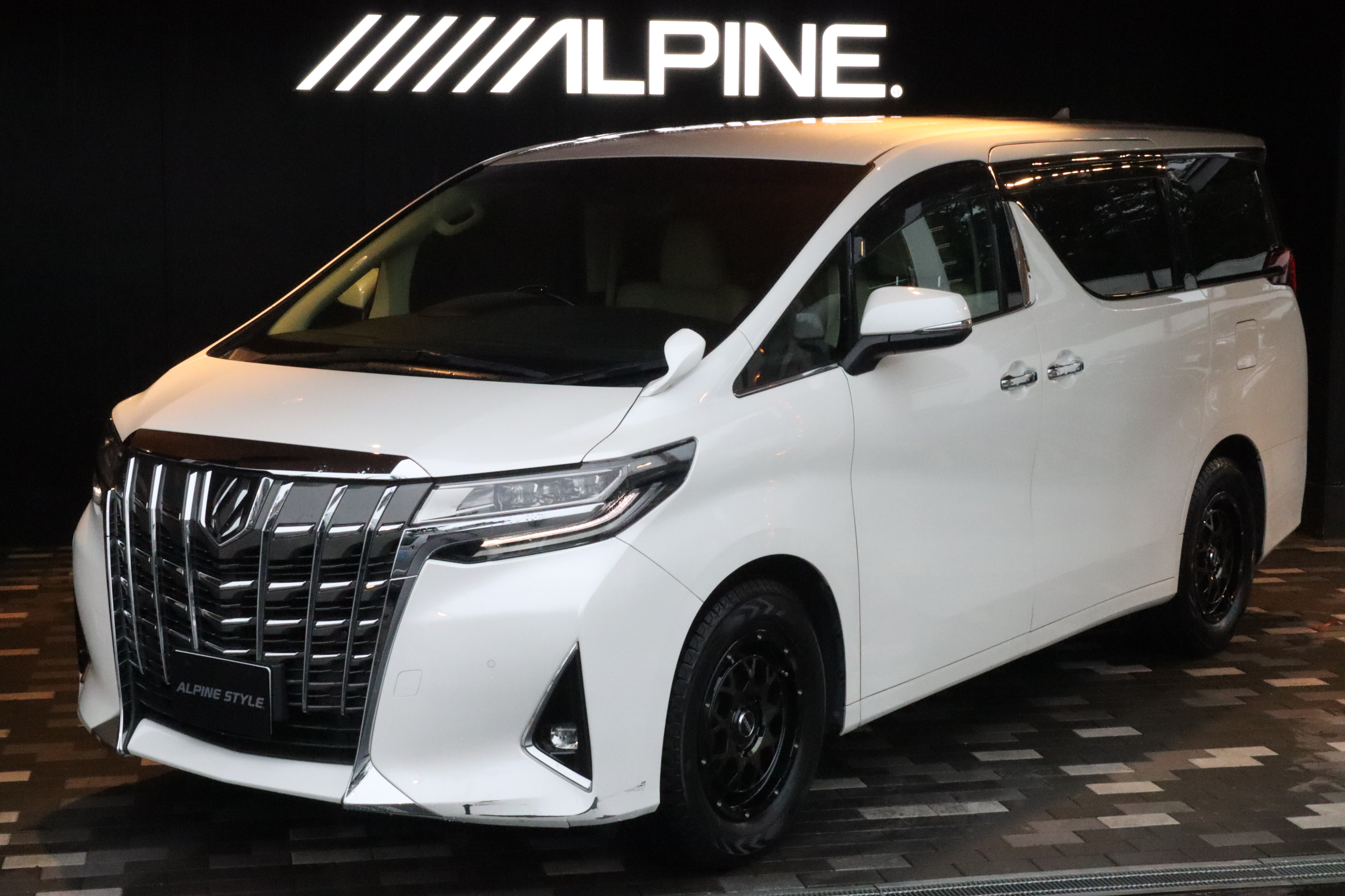 ＴＯＹＯＴＡ ALPHARD