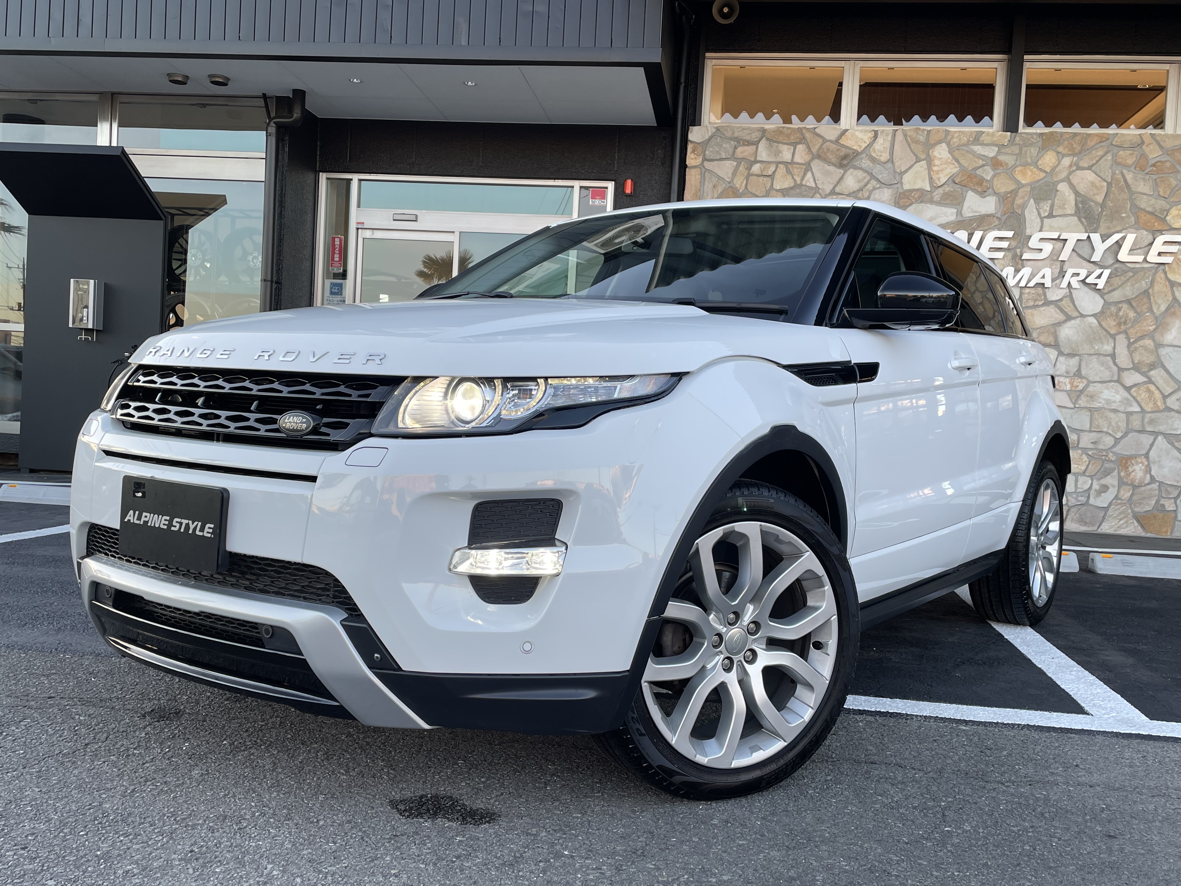 LANDROVER RANGE ROVER　Evoque