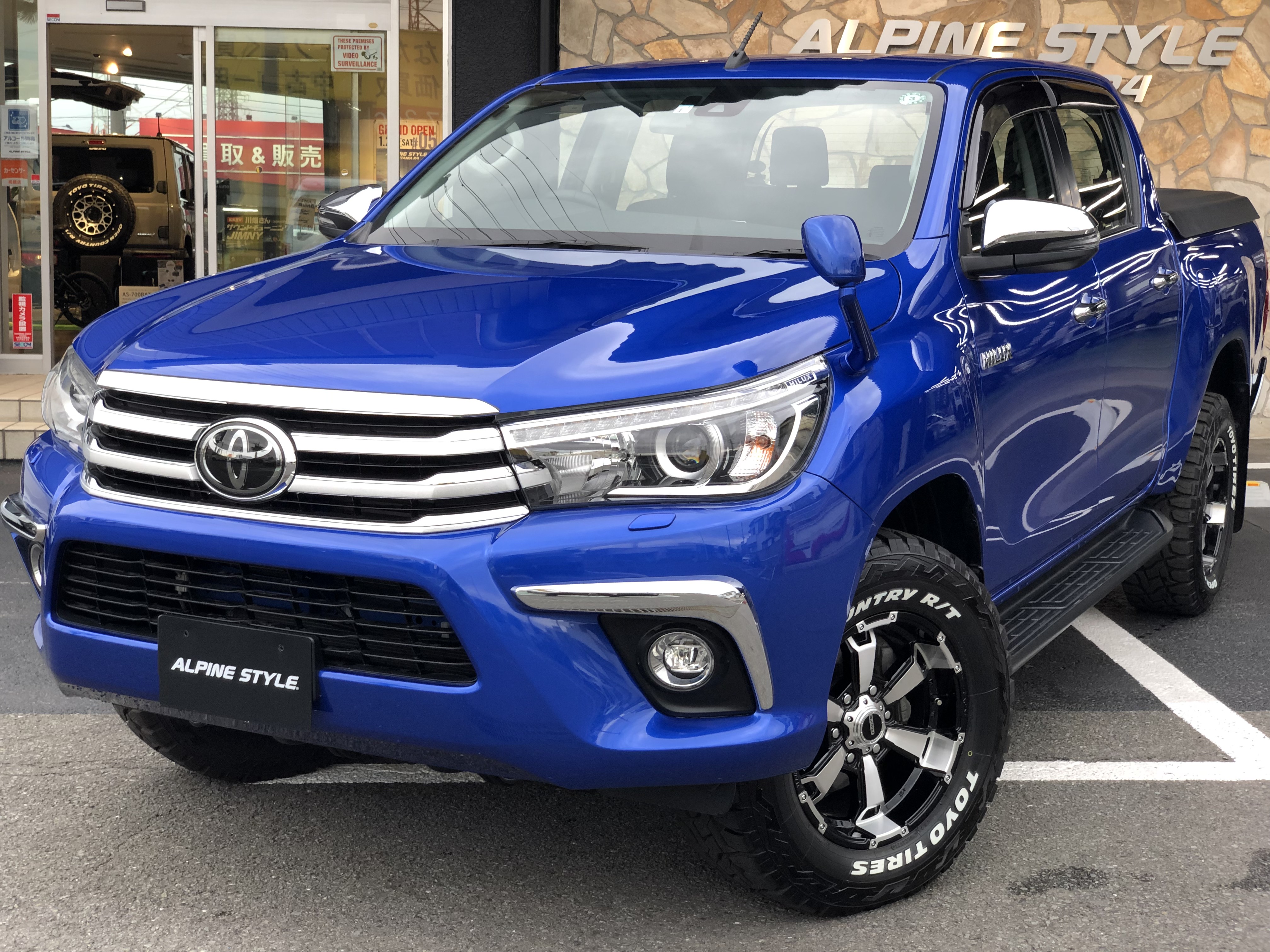 TOYOTA HILUX