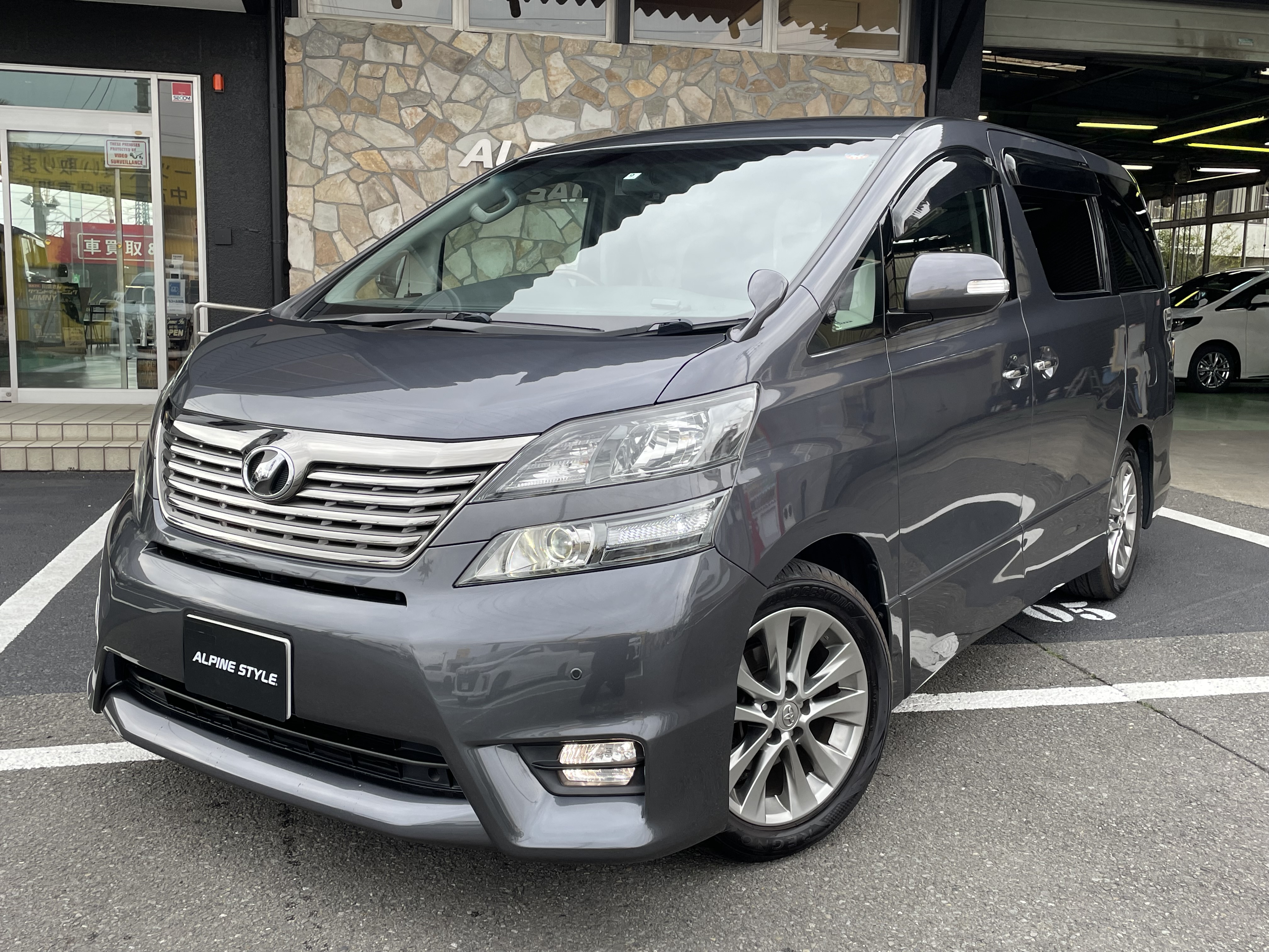 TOYOTA VELLFIRE