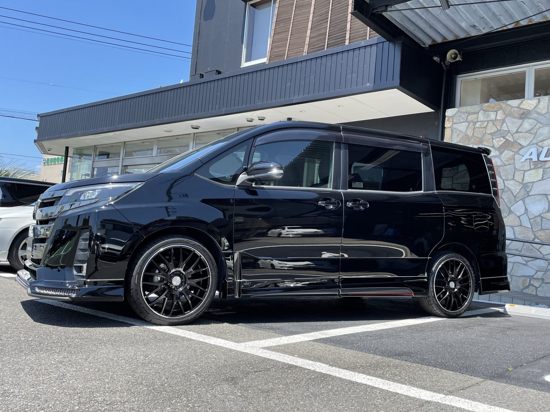 TOYOTA NOAH Si