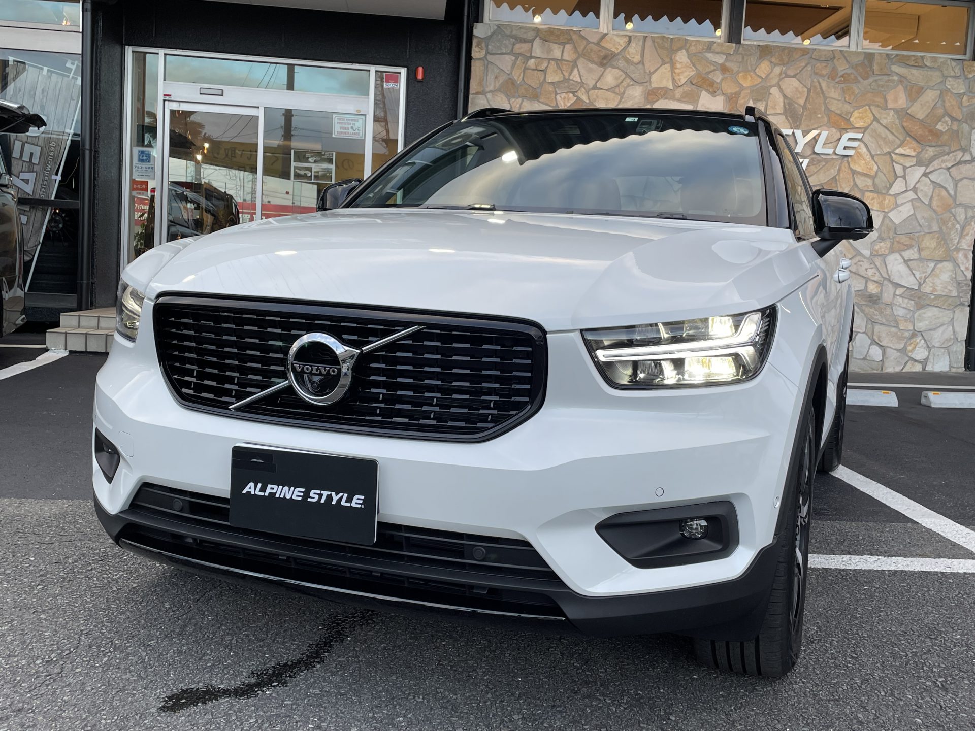 VOLVO XC40 B4 R Design