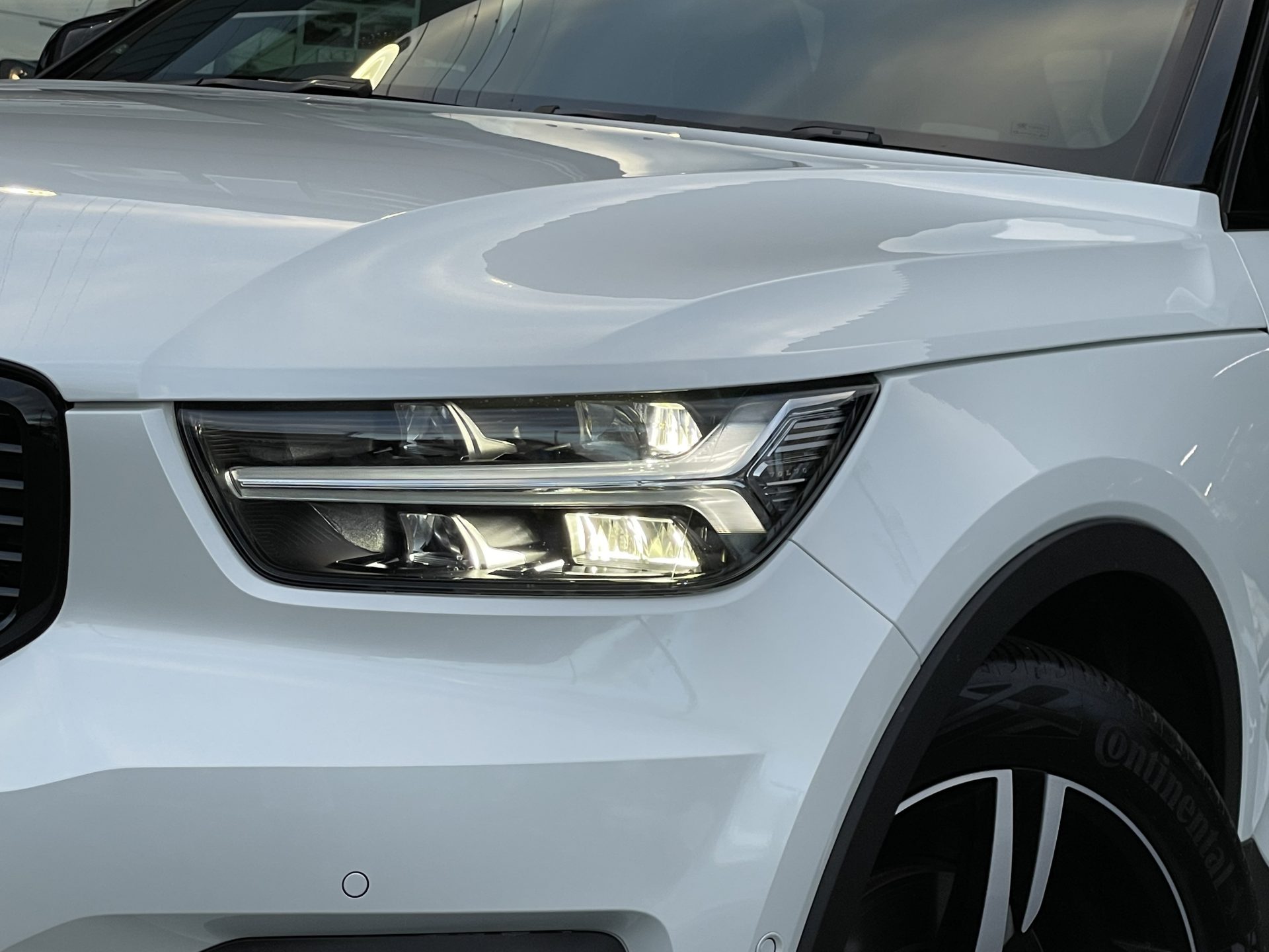 VOLVO XC40 B4 R Design