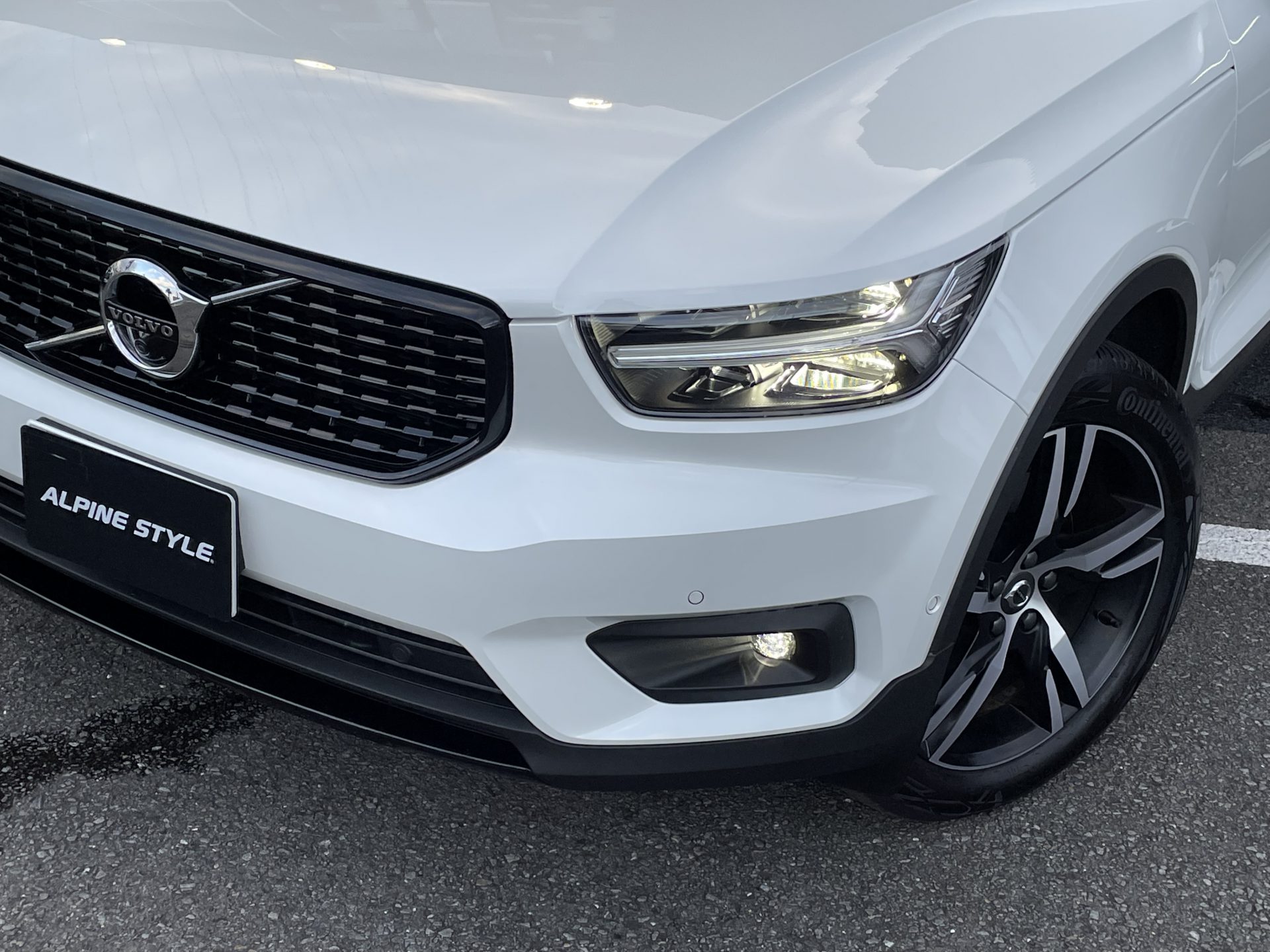 VOLVO XC40 B4 R Design