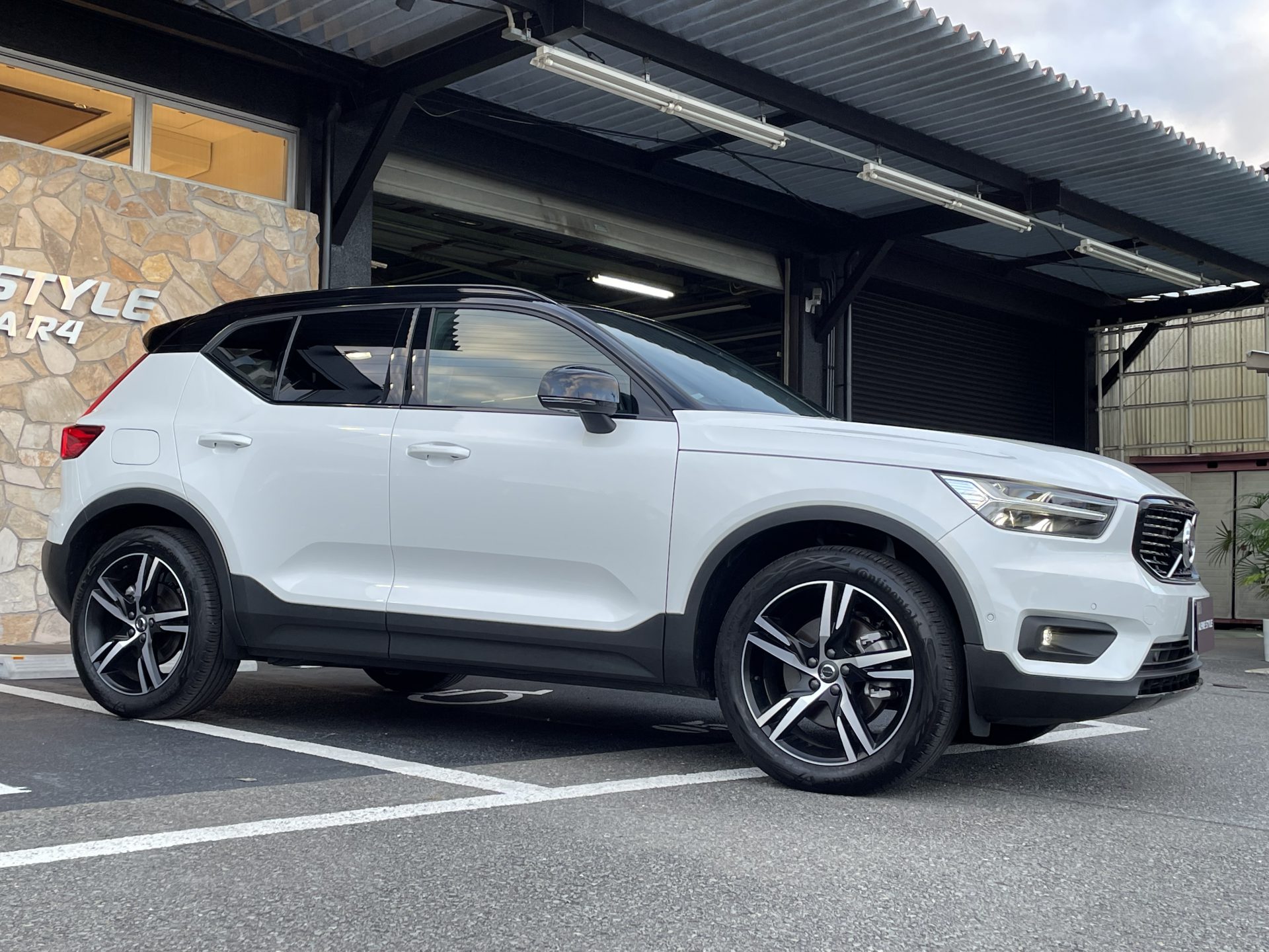 VOLVO XC40 B4 R Design