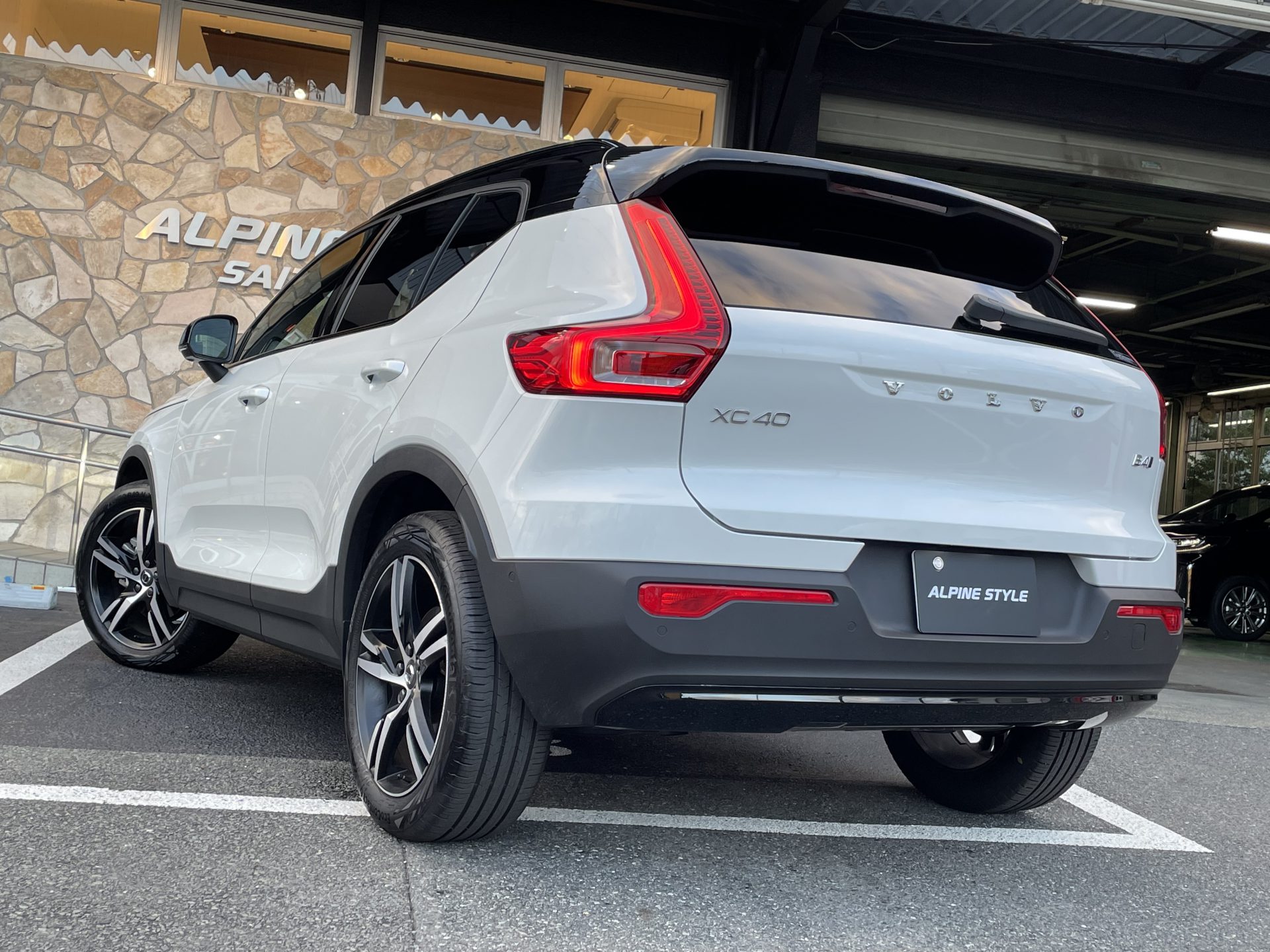 VOLVO XC40 B4 R Design