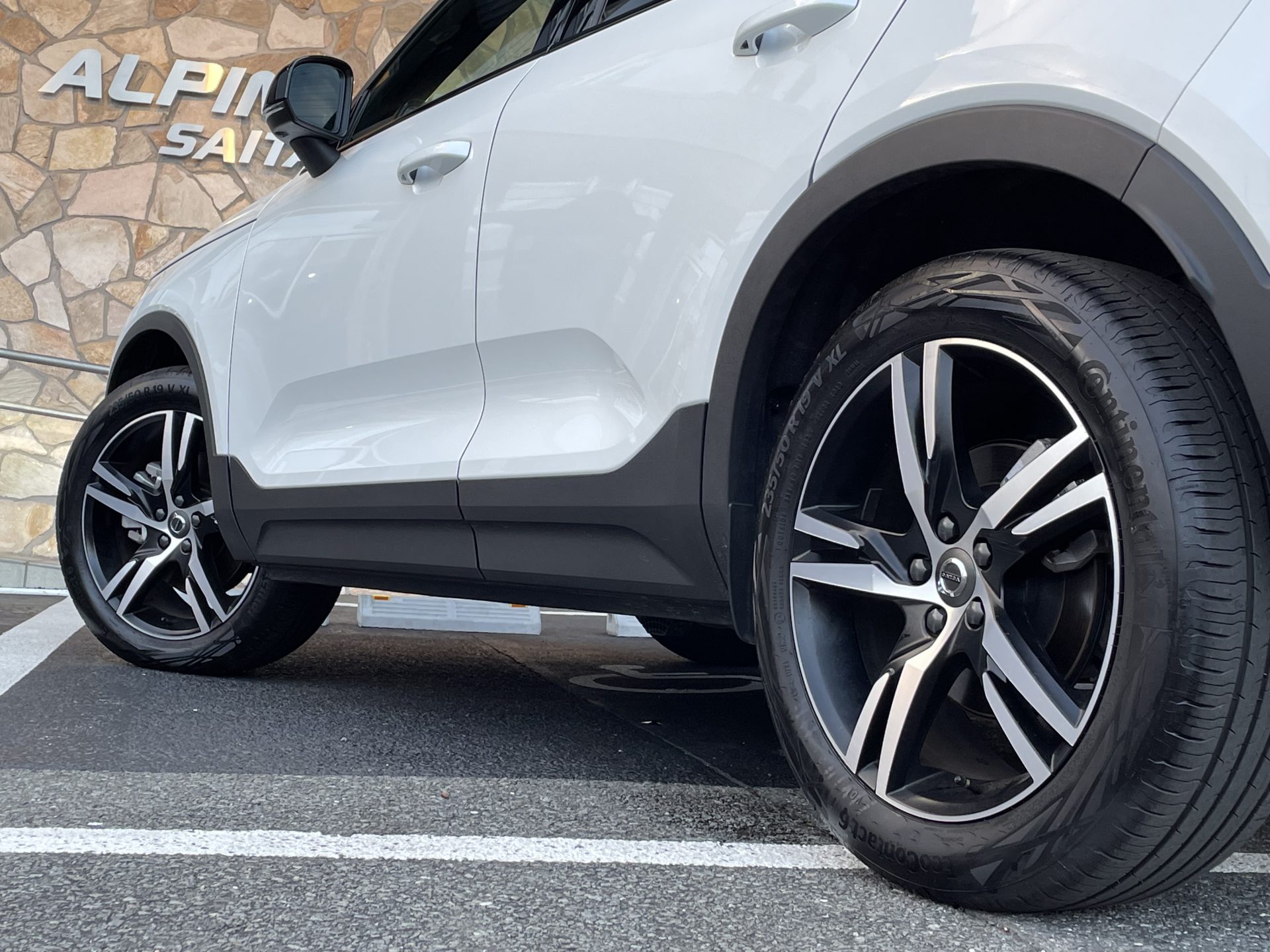 VOLVO XC40 B4 R Design