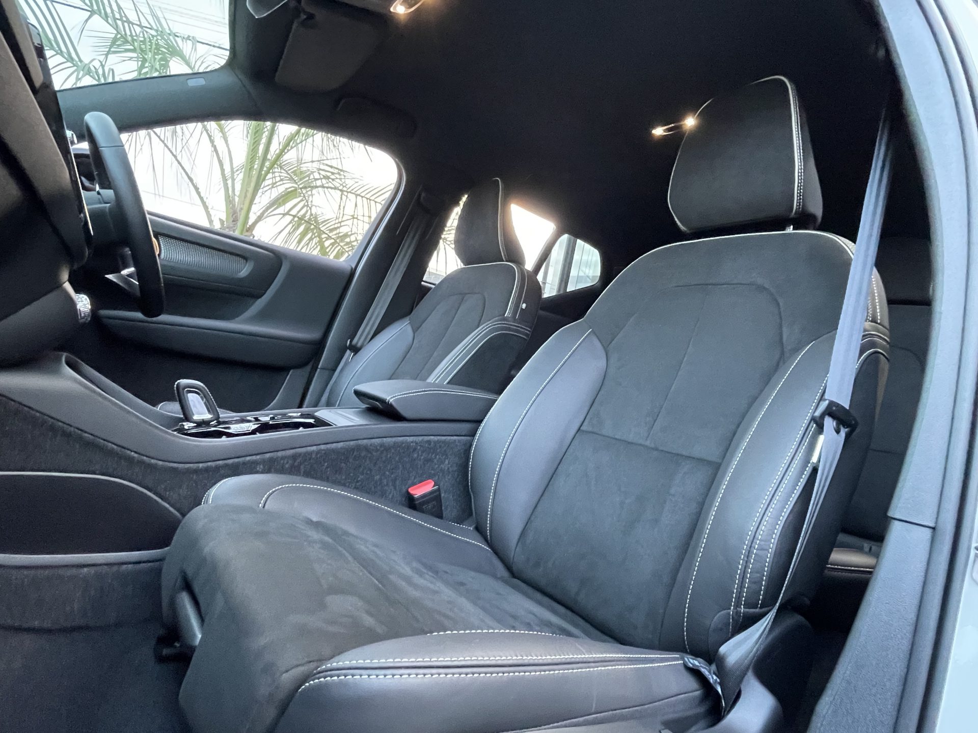 VOLVO XC40 B4 R Design