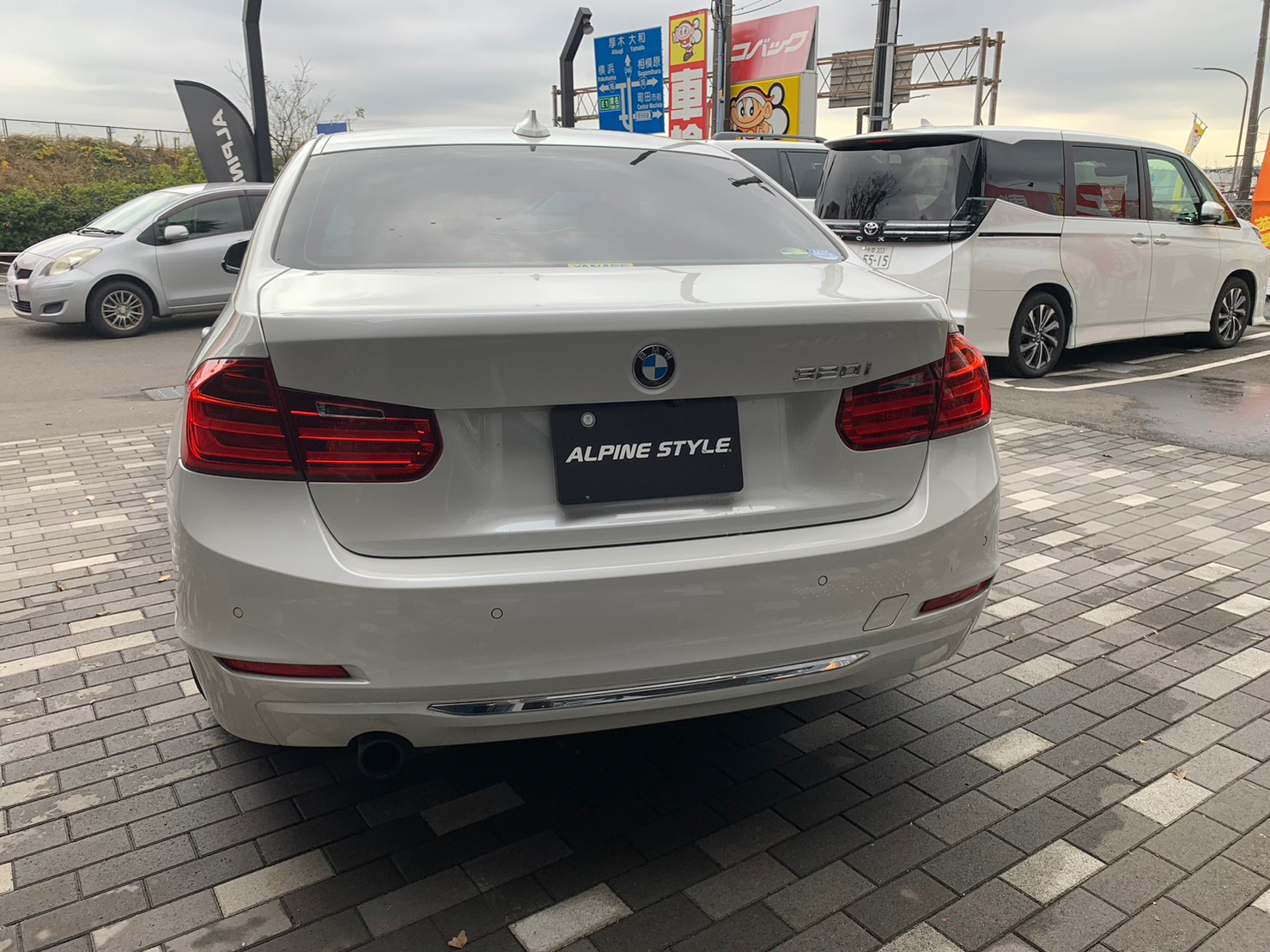 BMW　320iラグジュアリー