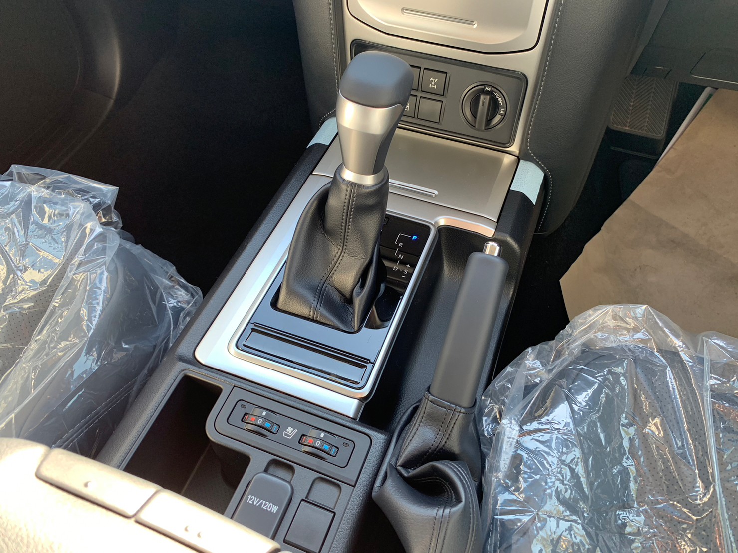 <strong>LANDCRUISER PRADO TX-L MattBlackEdition</strong>