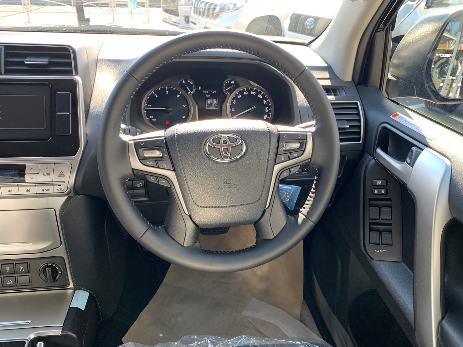 <strong>LANDCRUISER PRADO TX-L MattBlackEdition</strong>