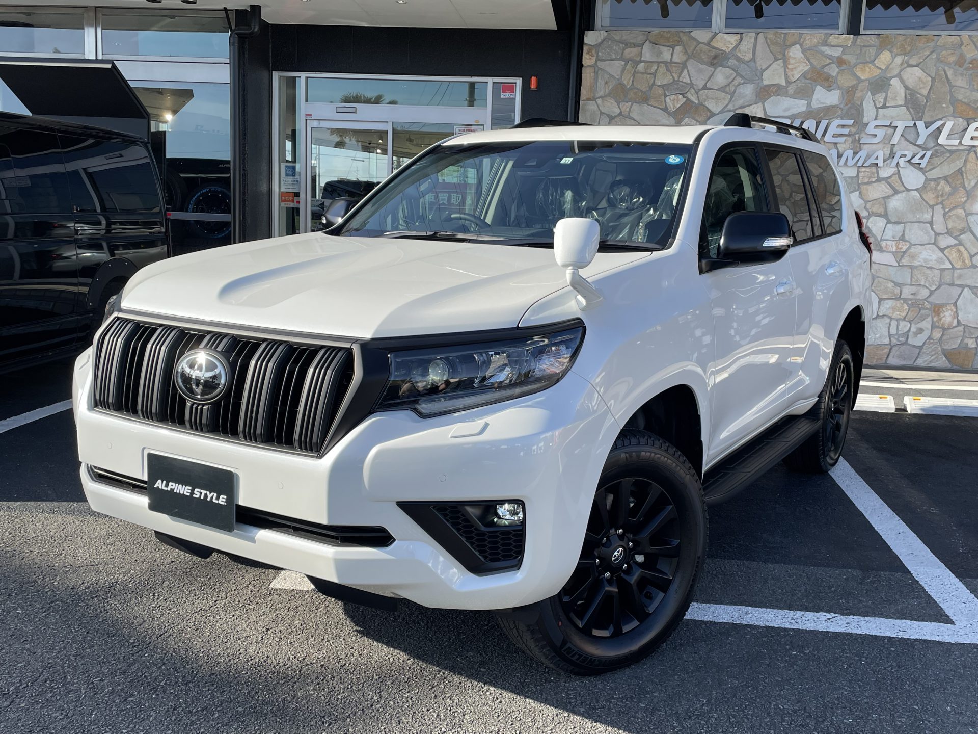 LANDCRUISER PRADO TX-L MattBlackEdition