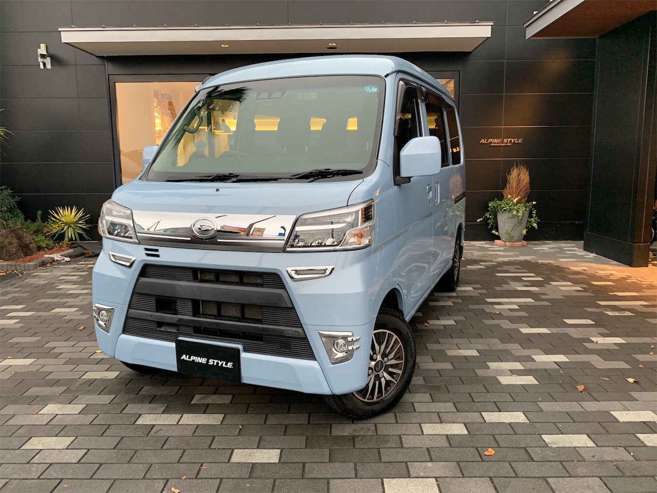 DAIHATSU ハイゼットカーゴ