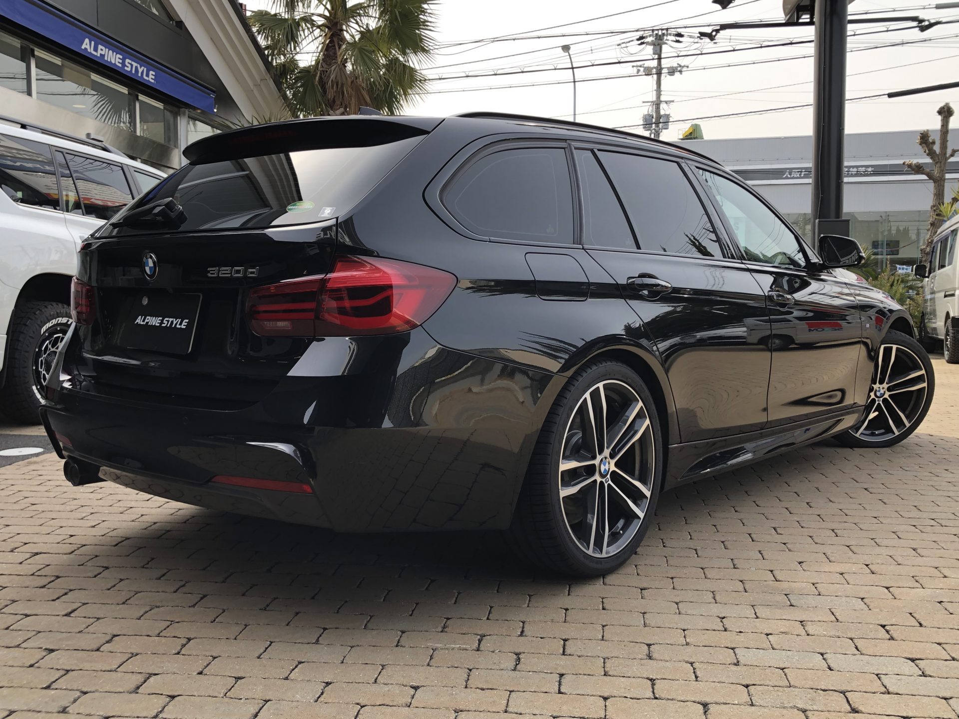 BMW 320d Touring M Sport 限定車「Edition Shadow」