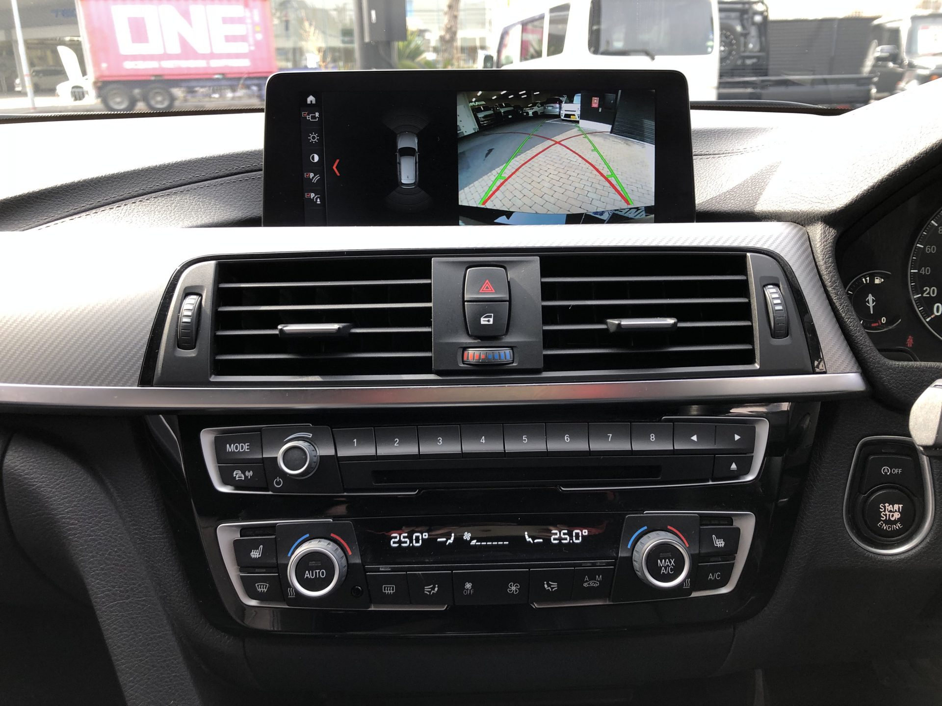 BMW 320d Touring M Sport 限定車「Edition Shadow」
