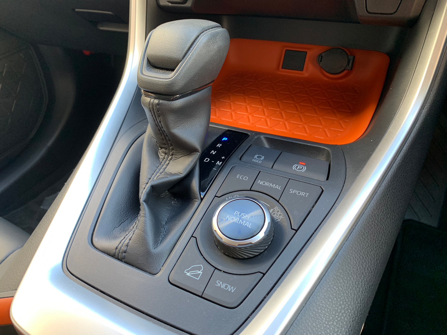 TOYOTA RAV4 adventure