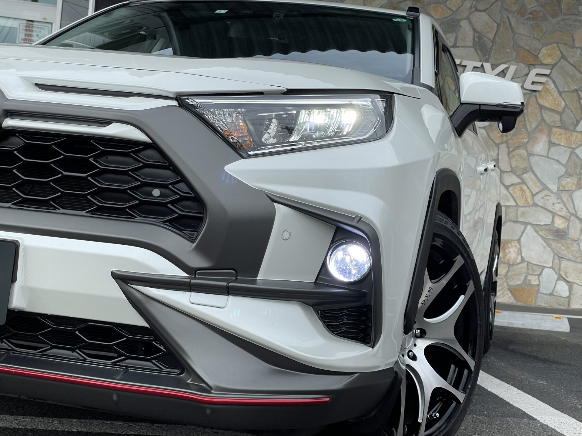 RAV4 G NEWSDESIGNcomplete