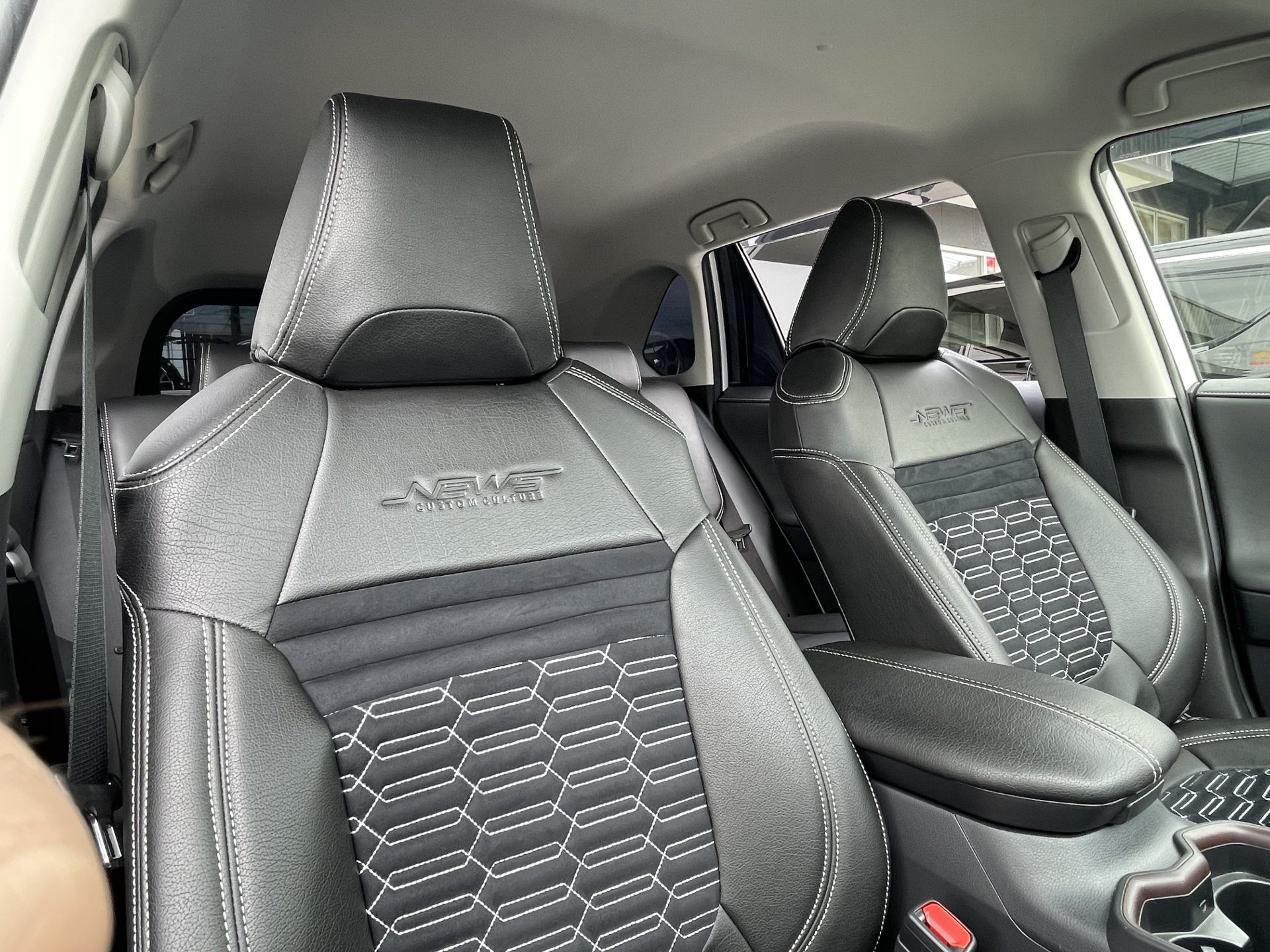 RAV4 G NEWSDESIGNcomplete