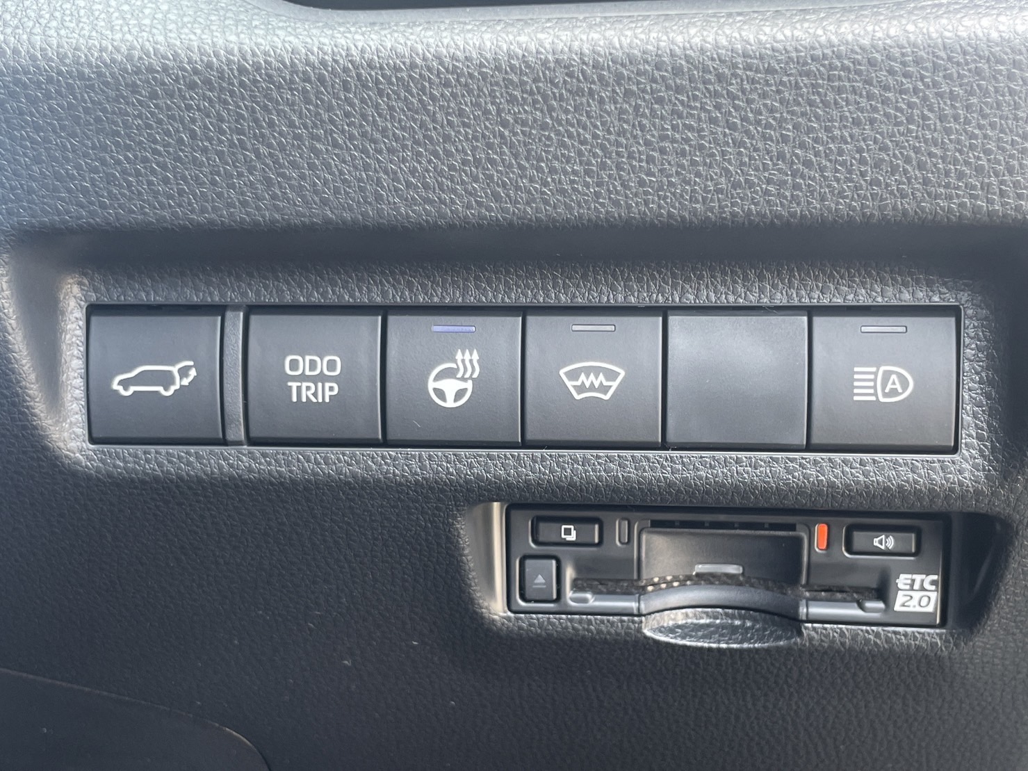 トヨタ RAV4 ADVENTURE ”OFFROAD PACKAGE２”