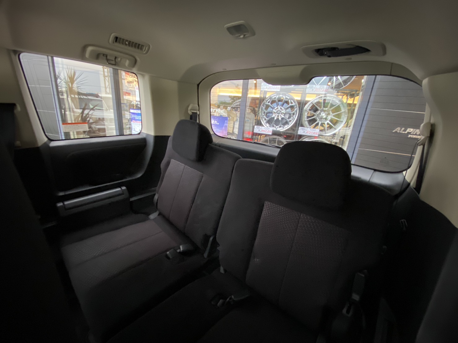 MITSUBISHI デリカD5 2.2DT Dパワーパッケージ 4WD