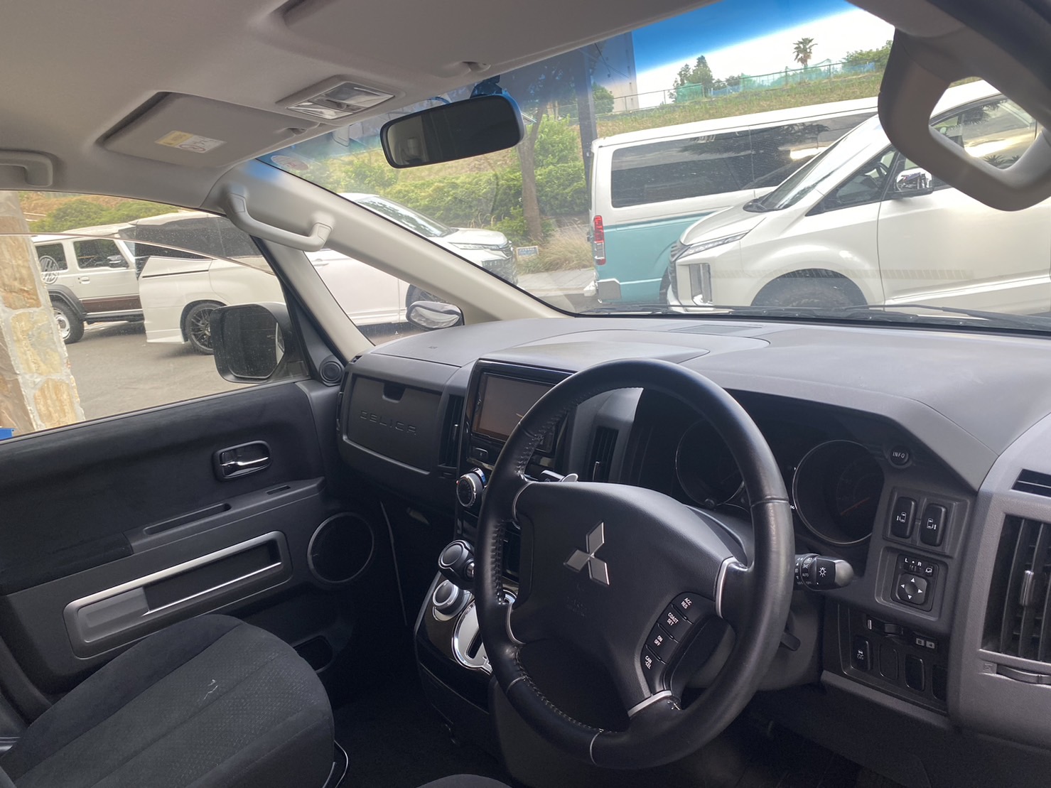 MITSUBISHI デリカD5 2.2DT Dパワーパッケージ 4WD