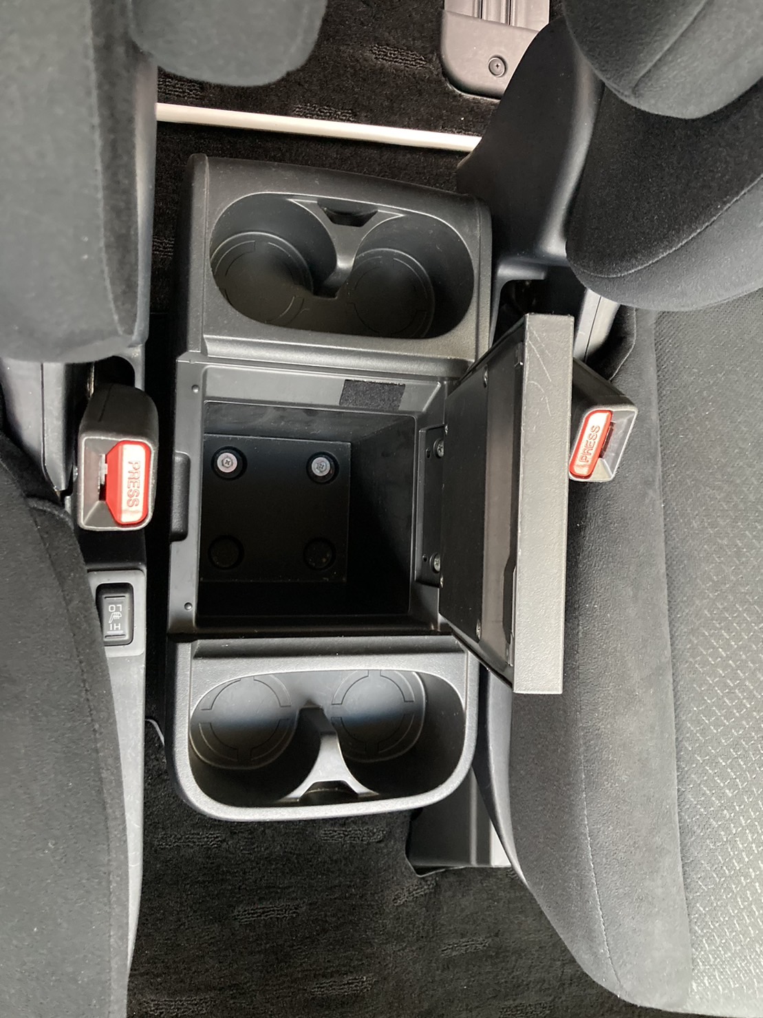 MITSUBISHI デリカD5 2.2DT Dパワーパッケージ 4WD