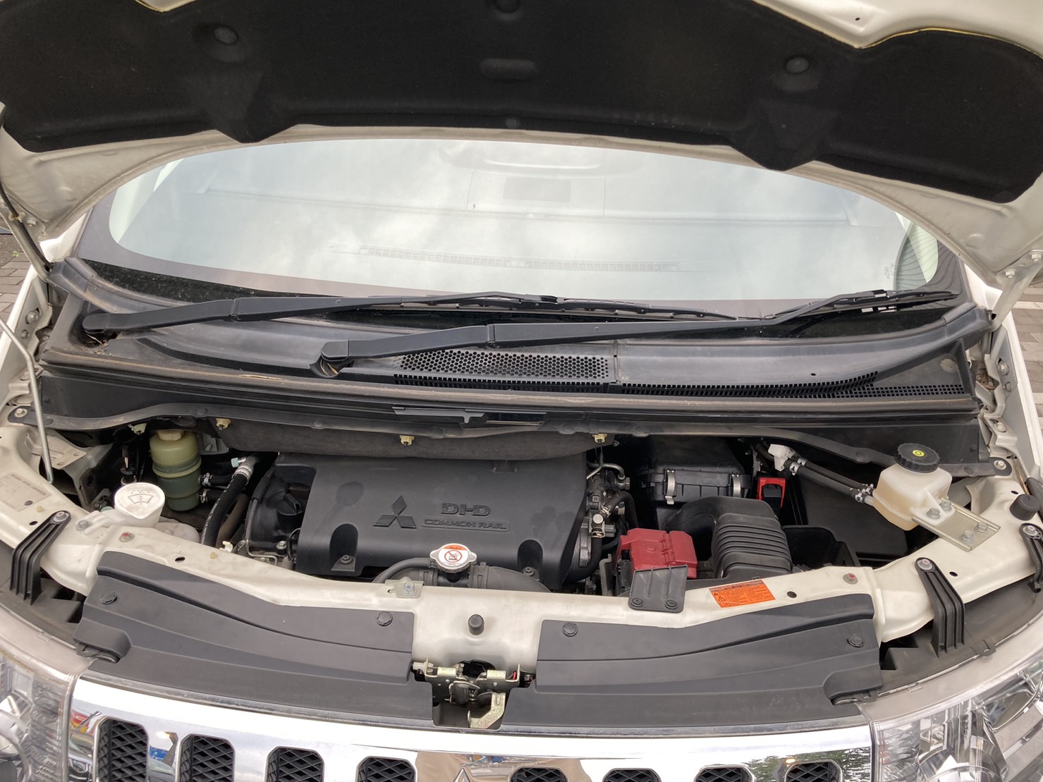 MITSUBISHI デリカD5 2.2DT Dパワーパッケージ 4WD