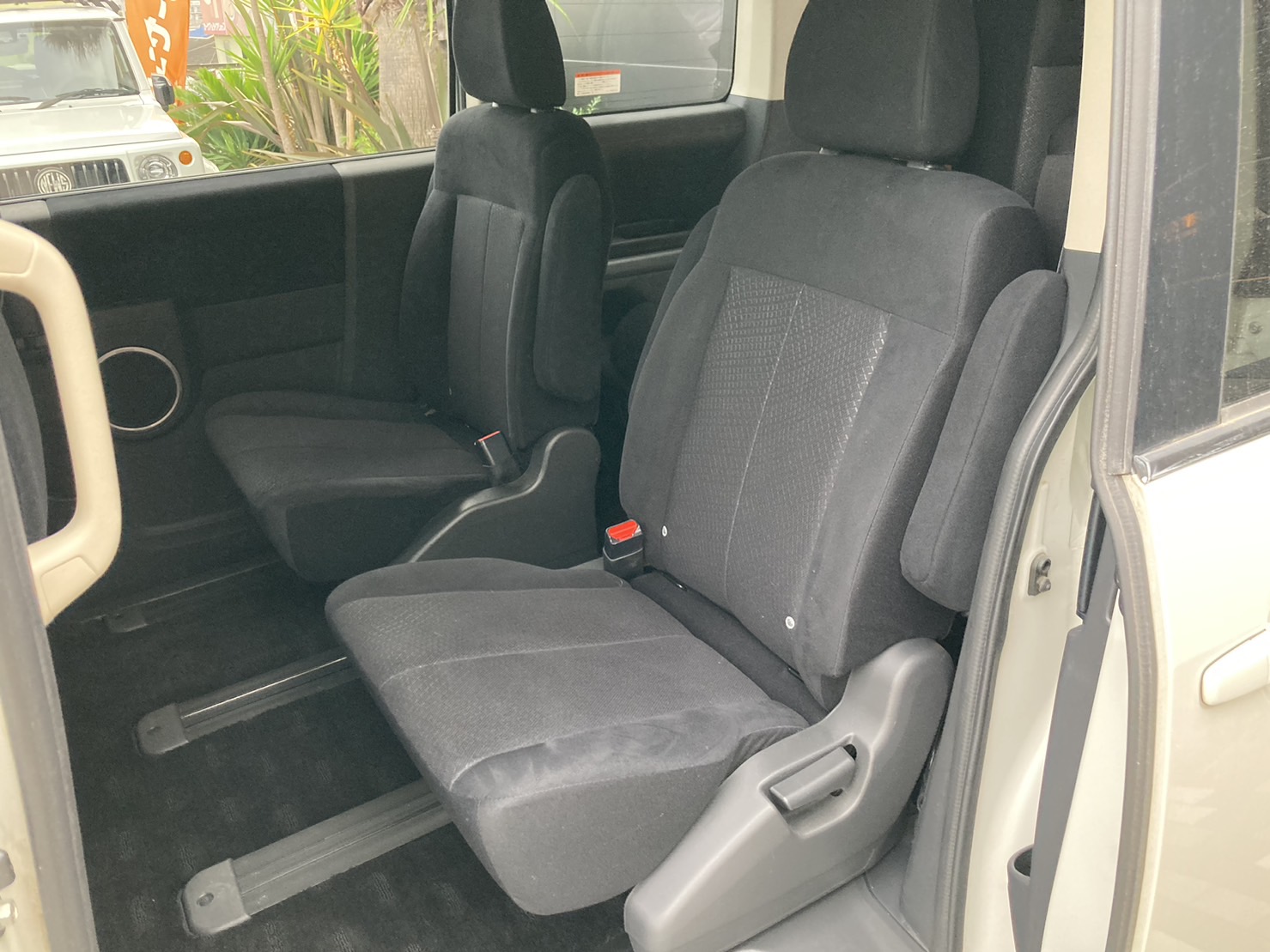 MITSUBISHI デリカD5 2.2DT Dパワーパッケージ 4WD