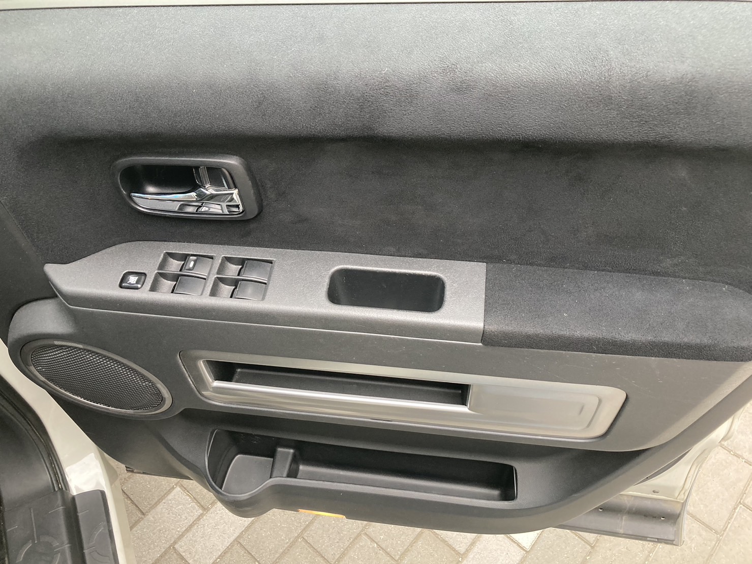 MITSUBISHI デリカD5 2.2DT Dパワーパッケージ 4WD
