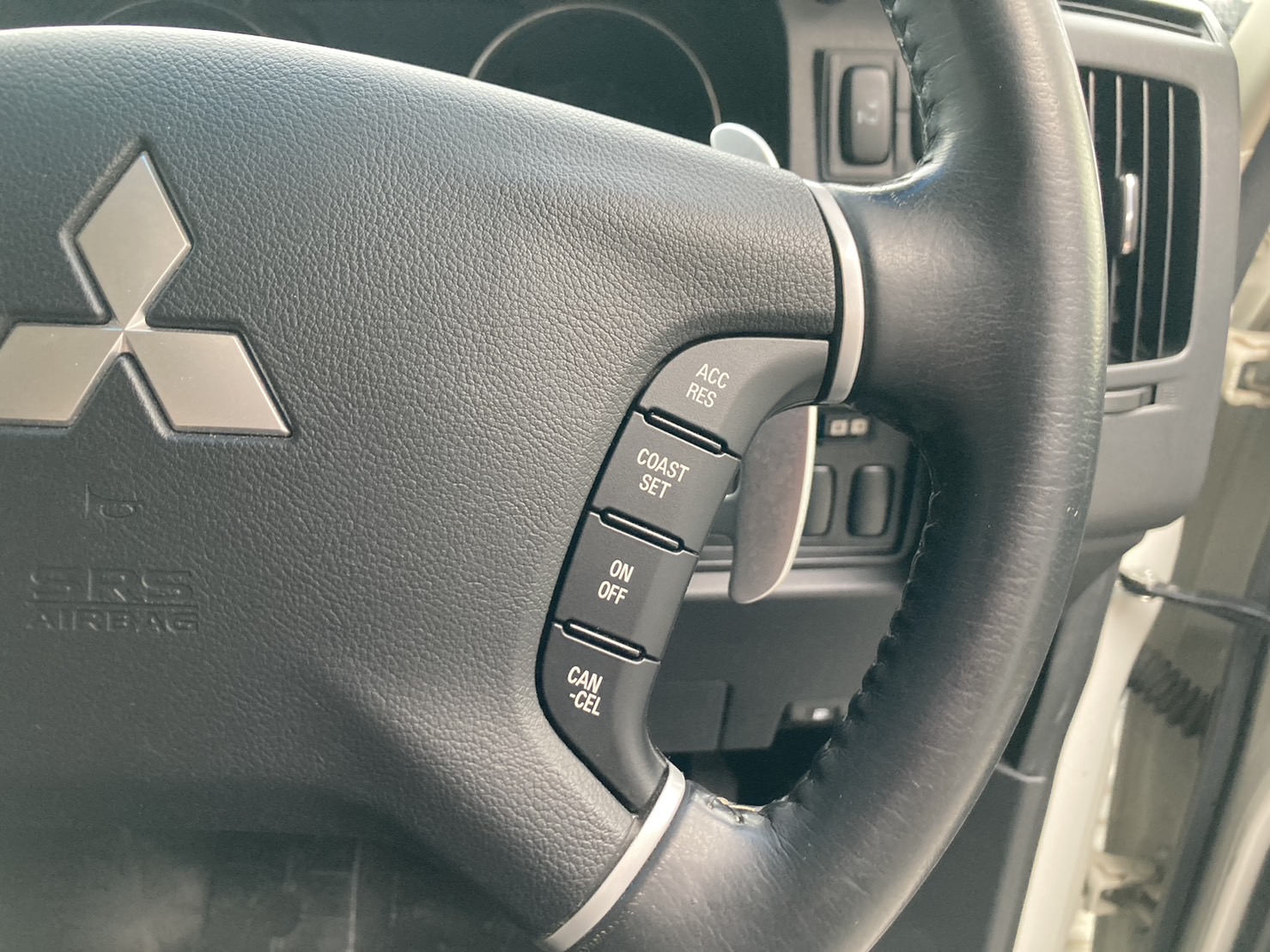 MITSUBISHI デリカD5 2.2DT Dパワーパッケージ 4WD