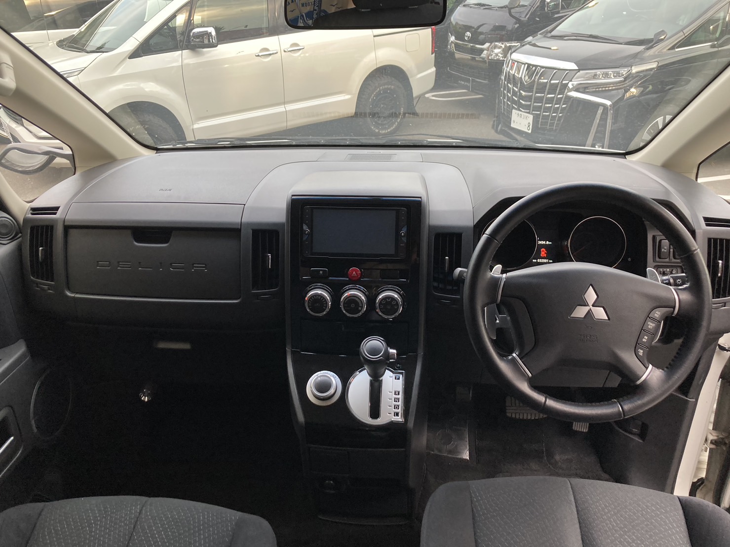 MITSUBISHI デリカD5 2.2DT Dパワーパッケージ 4WD