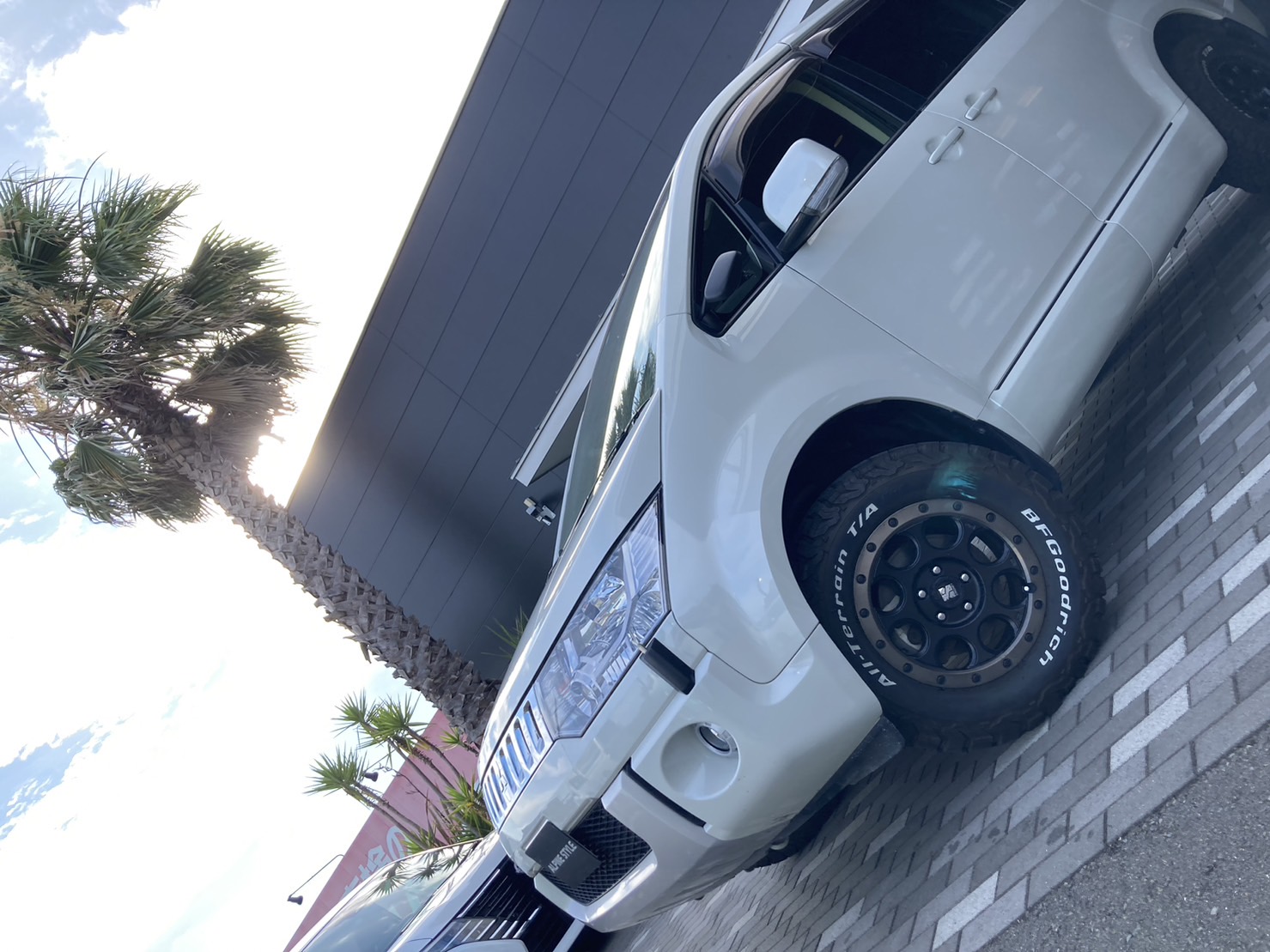 MITSUBISHI デリカD5 2.2DT Dパワーパッケージ 4WD