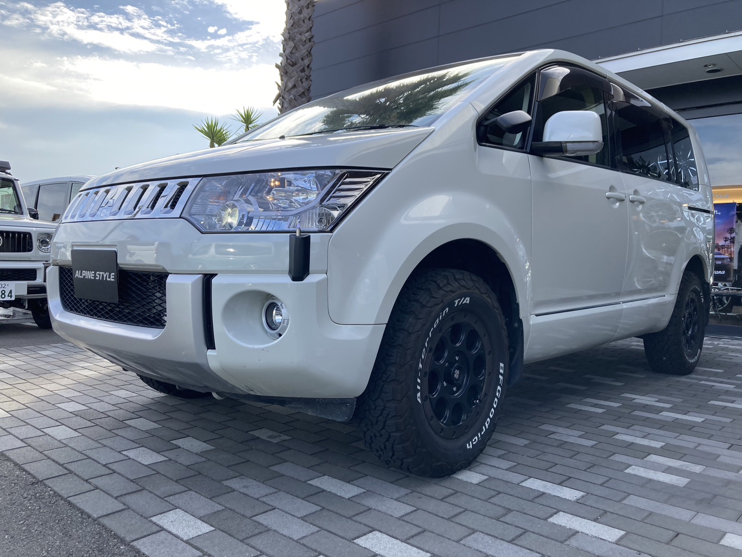 MITSUBISHI デリカD5 2.2DT Dパワーパッケージ 4WD