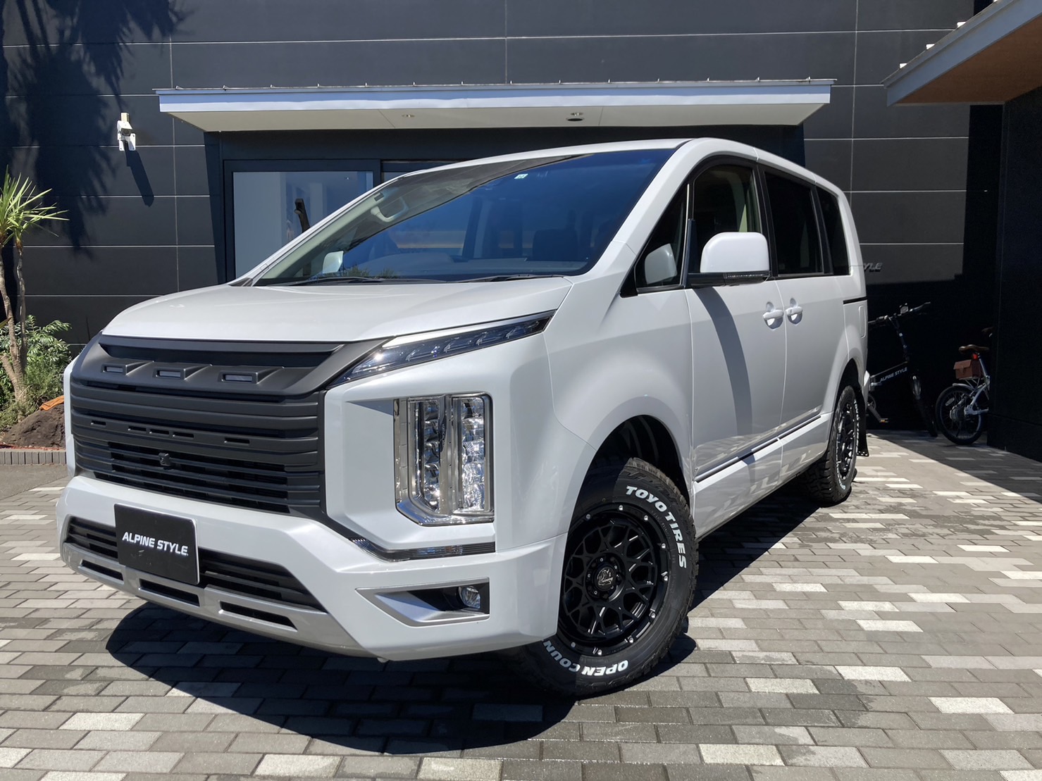 MITSUBISHI デリカD52.2DT Gパワーパッケージ 4WD