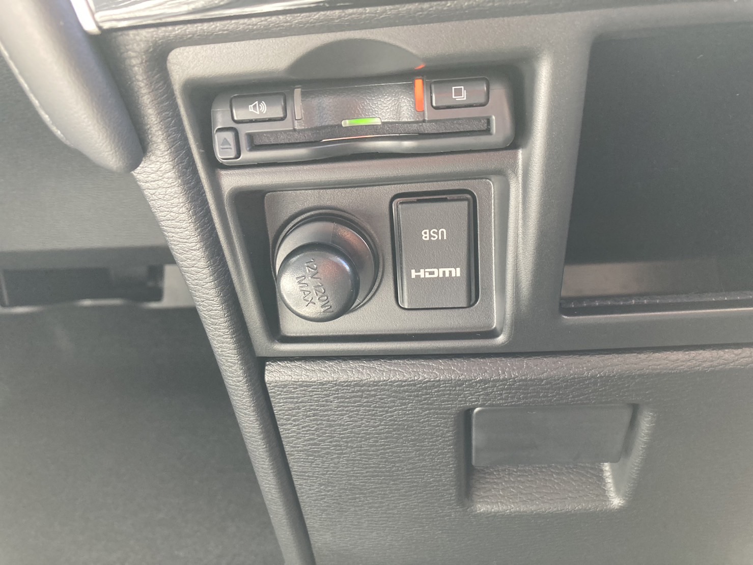 MITSUBISHI デリカD52.2DT Gパワーパッケージ 4WD