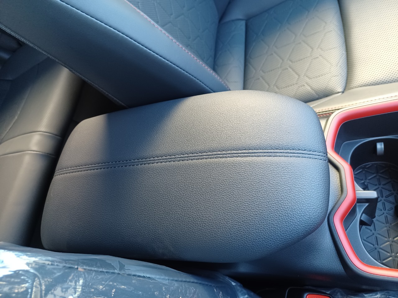 TOYOTA RAV4 アドベンチャー　オフロードパッケージⅡ 安心安全パッケージ
