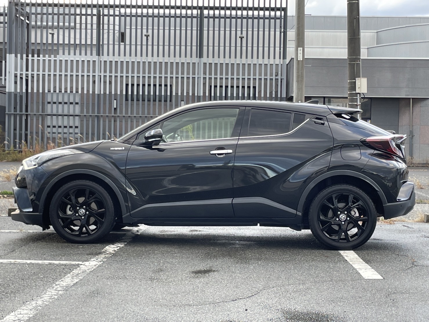 トヨタ C-HR ハイブリッド 1.8 G