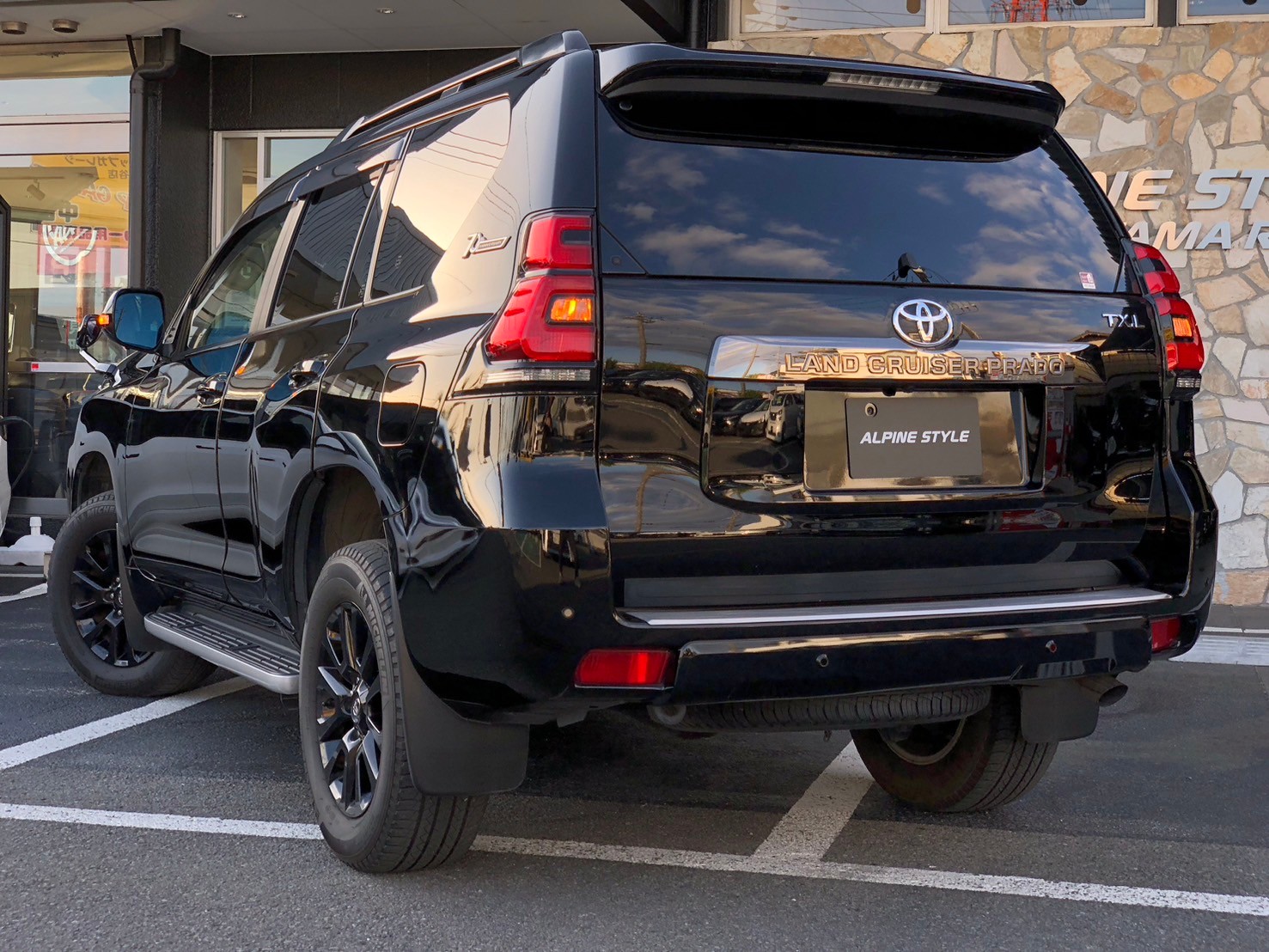 TOYOTA LANDCRUISER PRADO